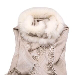 GUCCI Crème FOX FUR SHAWL